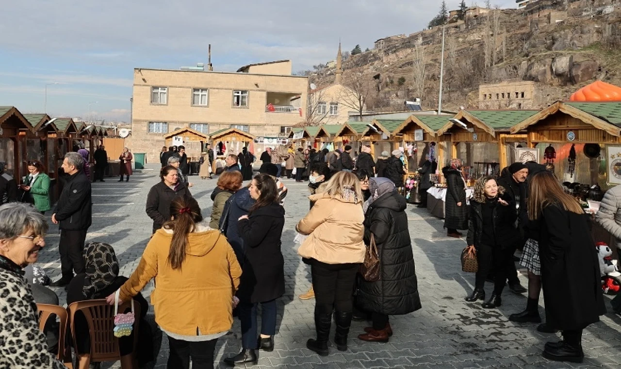 Kayseri Talas’ta Maharetli Eller’e büyük övgü