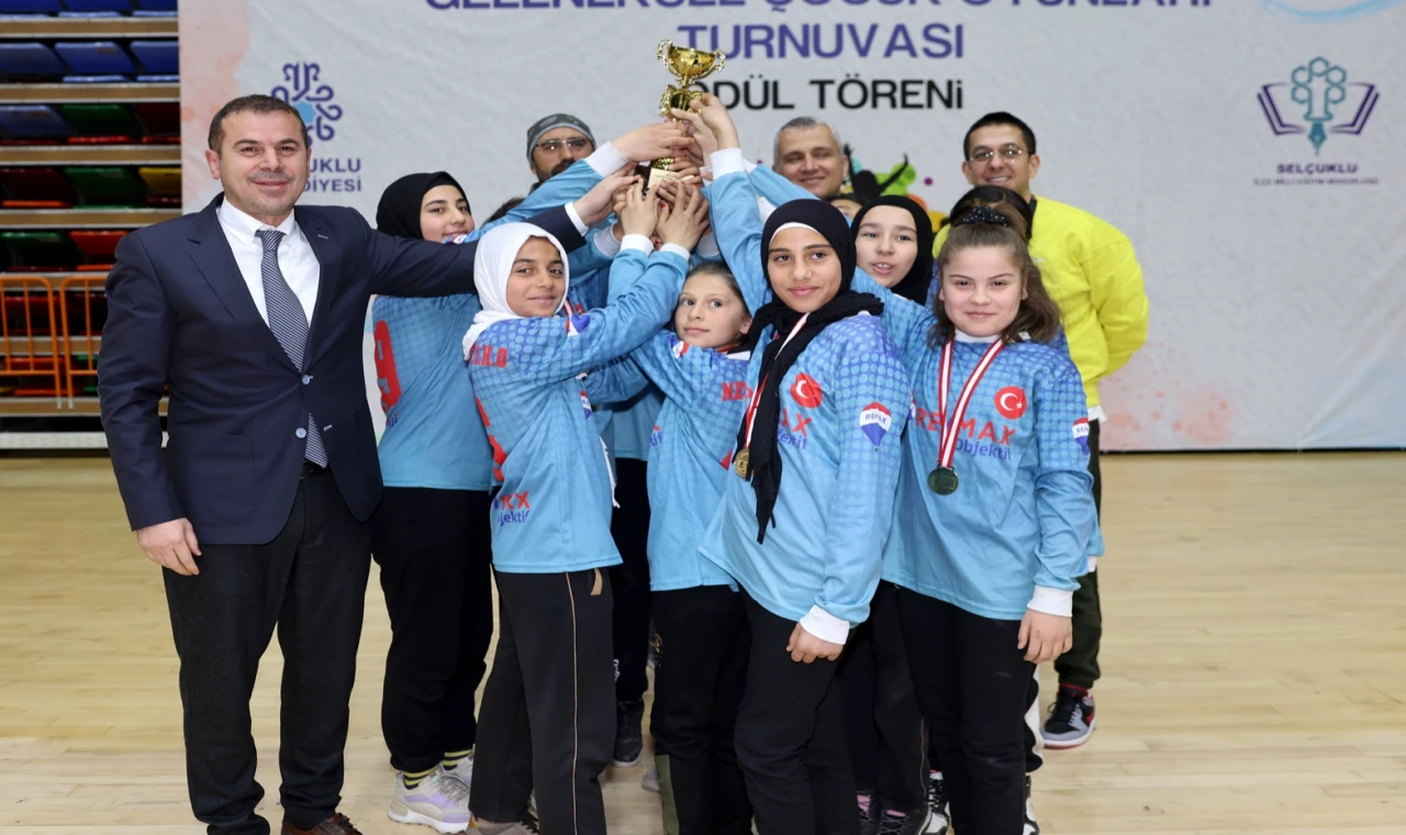 Konya Selçuklu’da geleneksel çocuk oyunları 