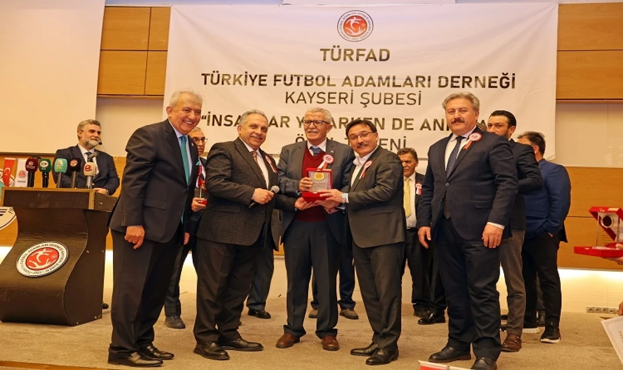 TÜRFAD Kayseri’den Başkan Mustafa Yalçın’a ödül