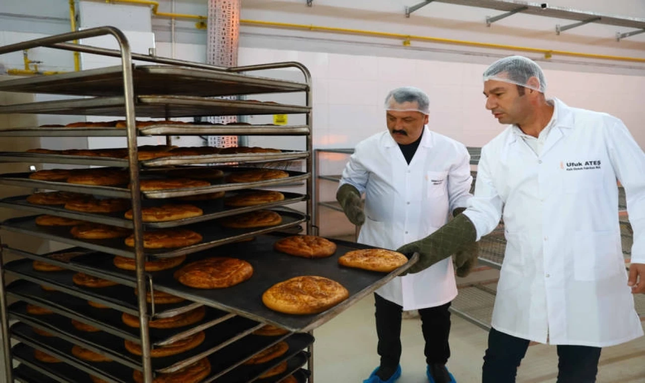 Antalya Halk Ekmek Büfeleri’nde ramazan pidesi 15 TL