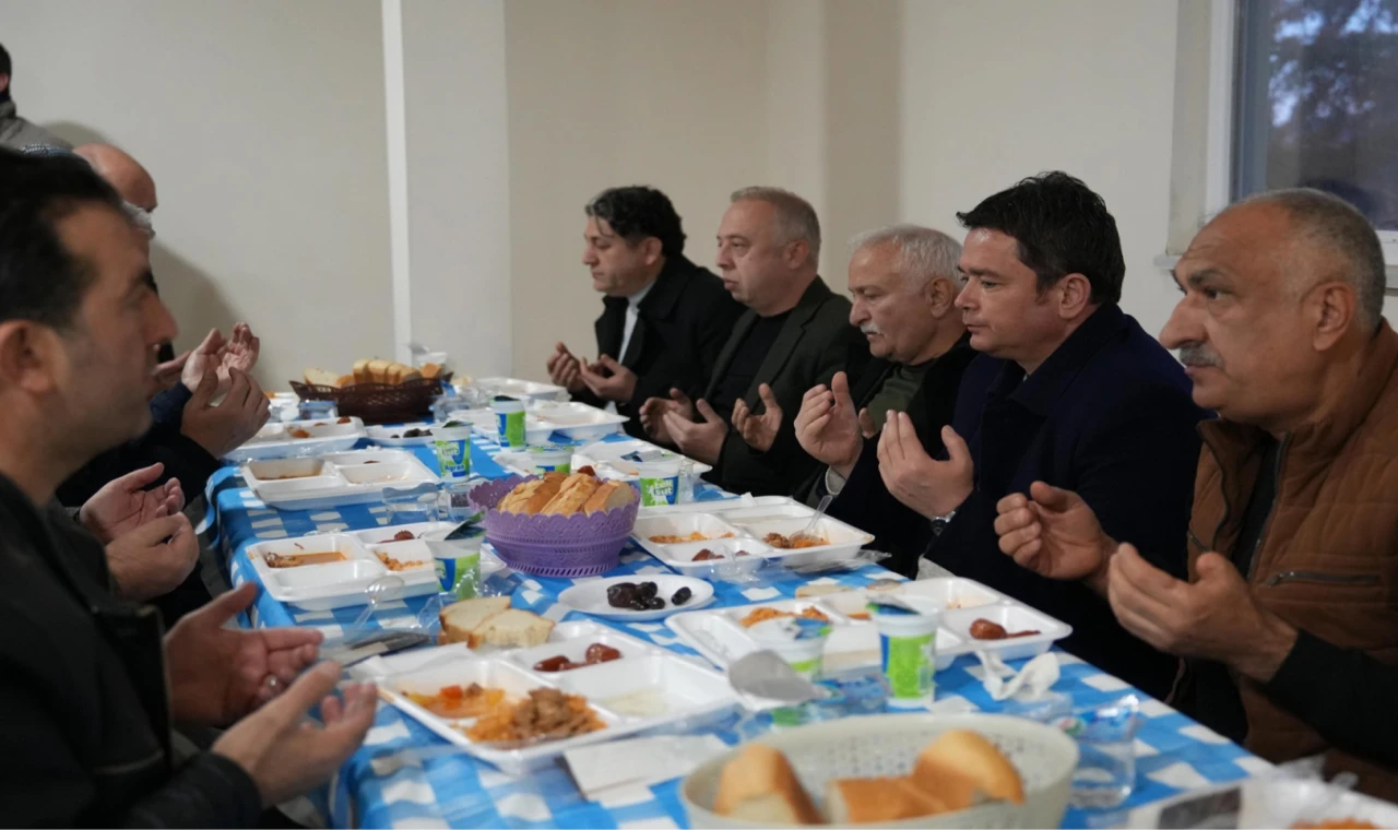 Bursa Osmangazi Güneybudaklar sakinleri ile oruç açtı