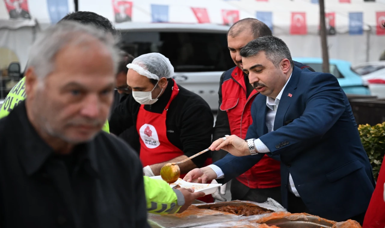 Bursa Yıldırım’da Ramazan bereketini paylaşmaya devam