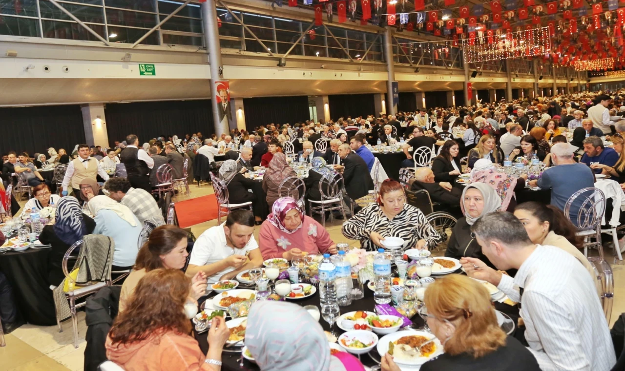 Bursa’da Başkan Bozbey şehit aileleri ve gazileri ağırladı