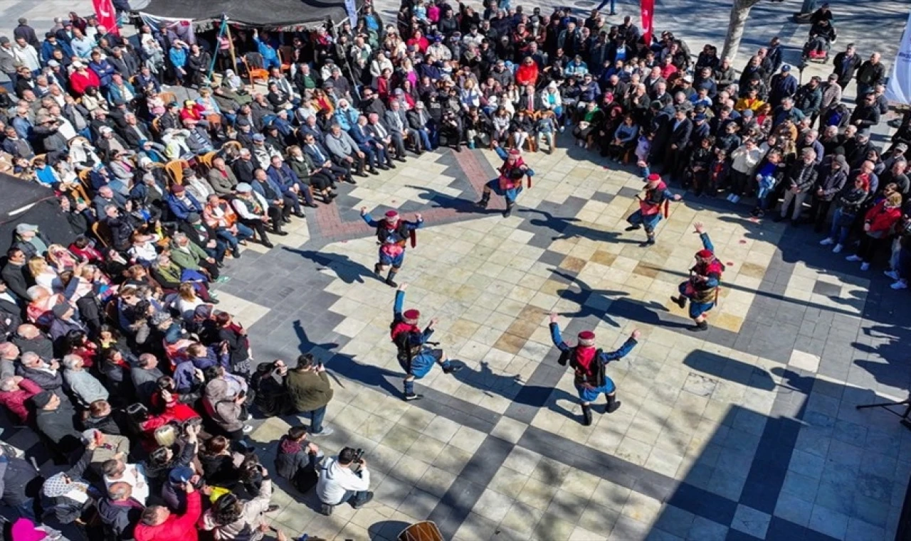 Denizli’de nevruz ateşi yandı