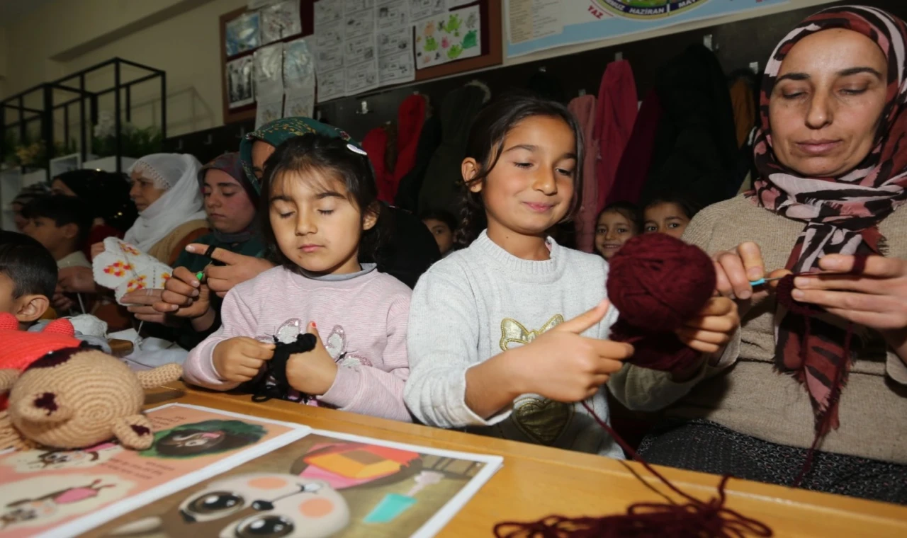 Diyarbakır Ergani’den ilmek ilmek örüyorlar