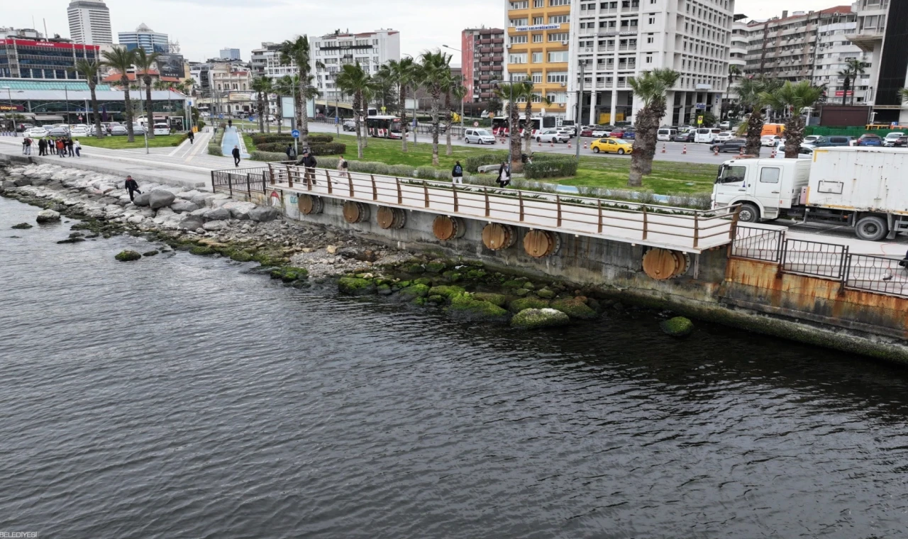 İzmir Körfezi’ne deşarj edilen atık su değil yağmur suyu! Büyükşehir’den analiz sonuçlarıyla yanıt