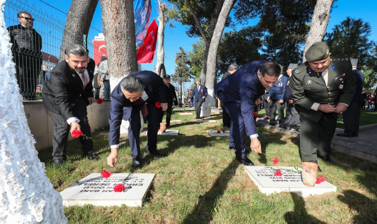 İzmir Narlıdere Çanakkale Zaferi’nin kahramanlarını andı