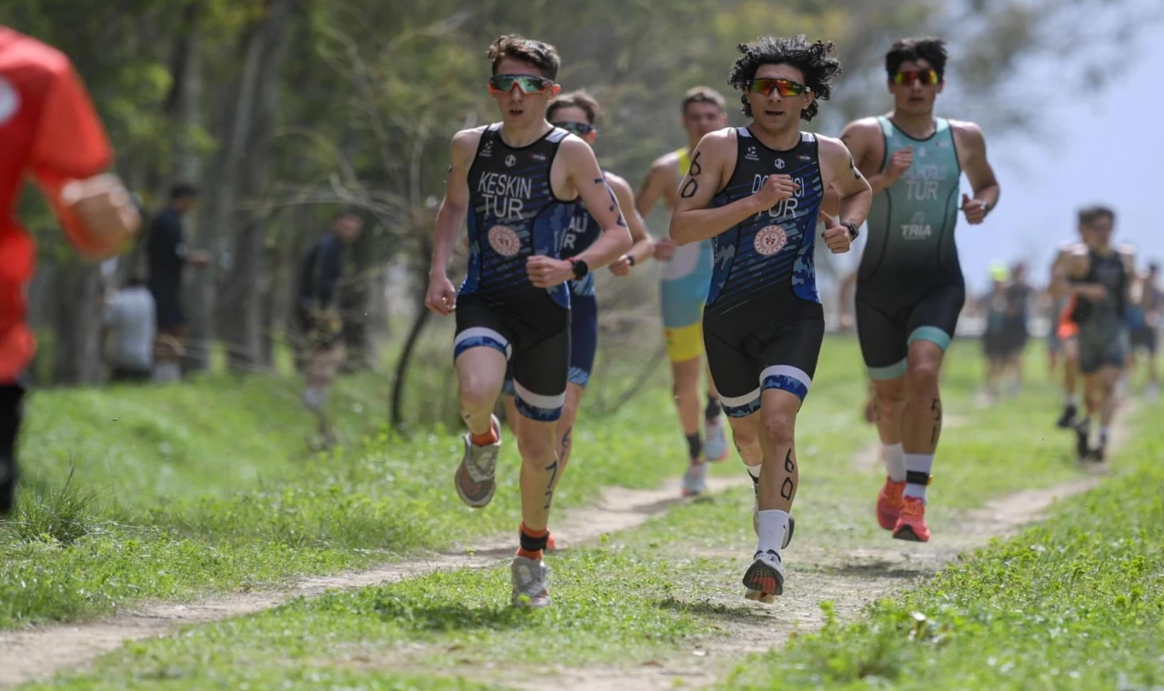 İzmir’e Başkan Tugay’da triatlon müjdesi