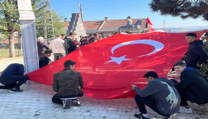 Bilecik’te ”Cumhuriyetin 101. Yılı ve Şehitler İçin Gençlik Yürüyüşü” düzenlendi