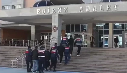 Edirne’de jandarma 5 göçmen organizatörü yakaladı