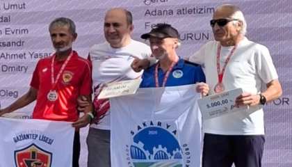 Uluslararası maratonda birincilik kürsüsü Ali Turan’ın