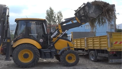 Gemlik’te boş arsalar temizleniyor