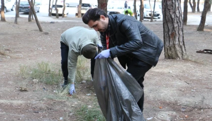 Gönüllülerden çevre temizliği kıvılcımı