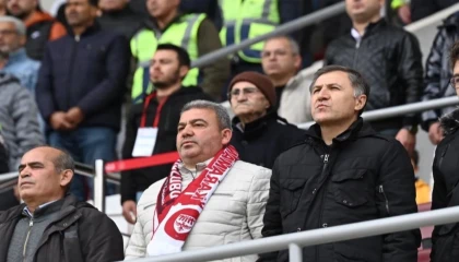 Karamanspor’a Başkan Yeşildaş’tan destek