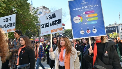 Manisa’da kadına yönelik şiddete birlikte ’Dur’ dediler