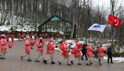 Kağıtspor izcileri Sarıkamış Şehitleri için yürüdü