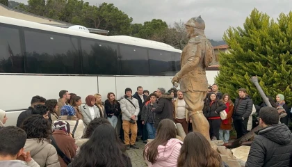 Gençler İzmir’i keşfediyor