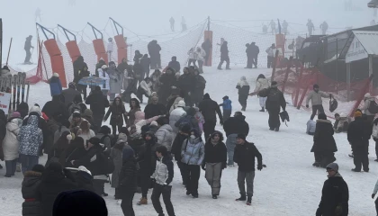 Uludağ’ın zirvesine turist akını