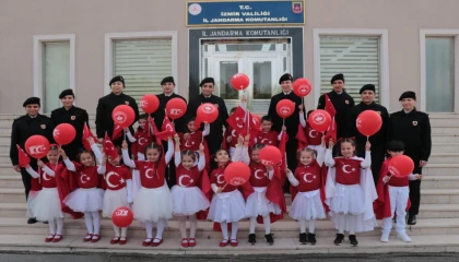 İzmir Gaziemirli öğrencilerden jandarmaya ziyaret