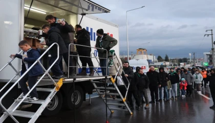 Kocaeli’de Ramazan bereketi tribünlere taşındı